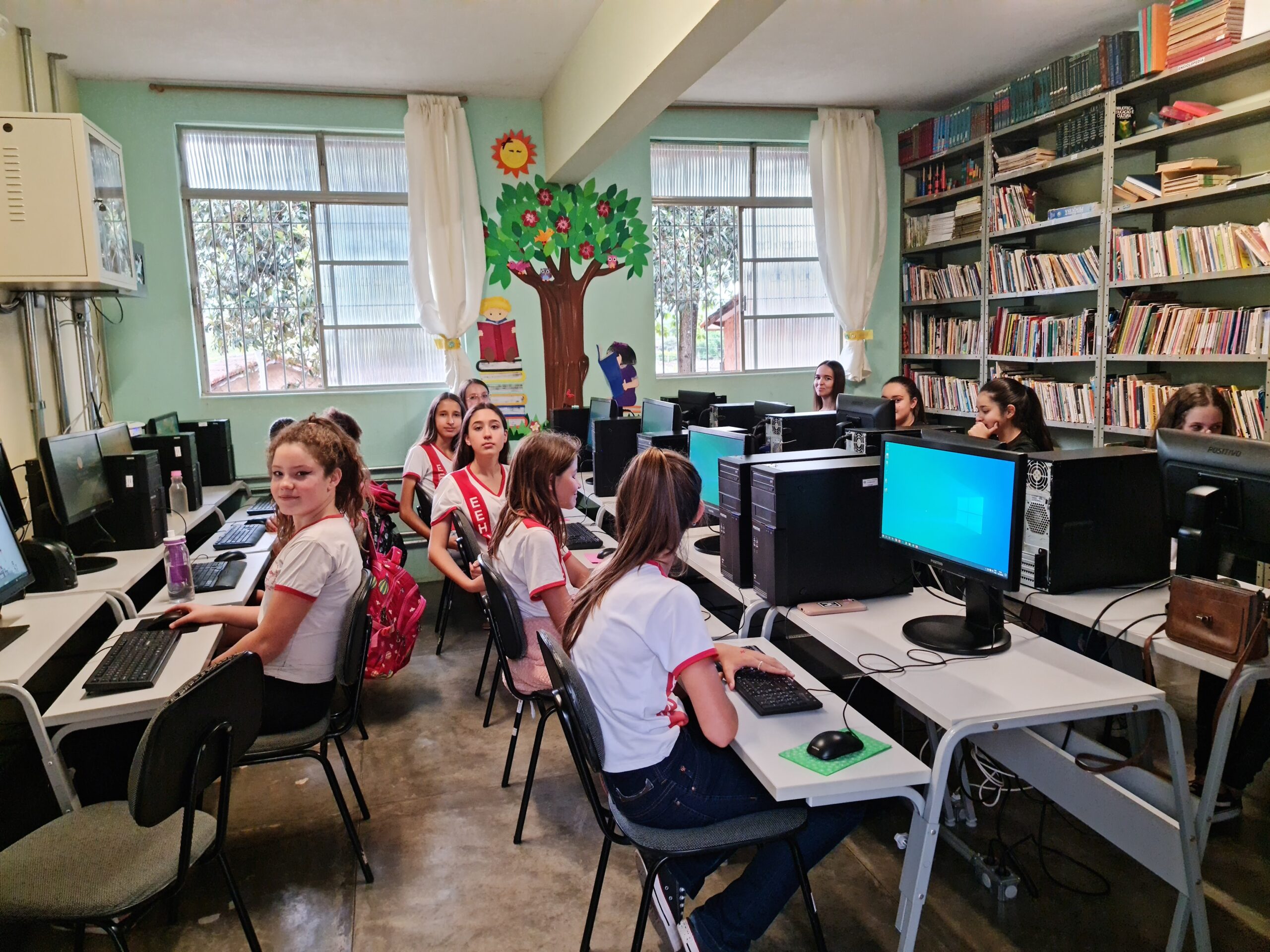 Girls of Science (4)